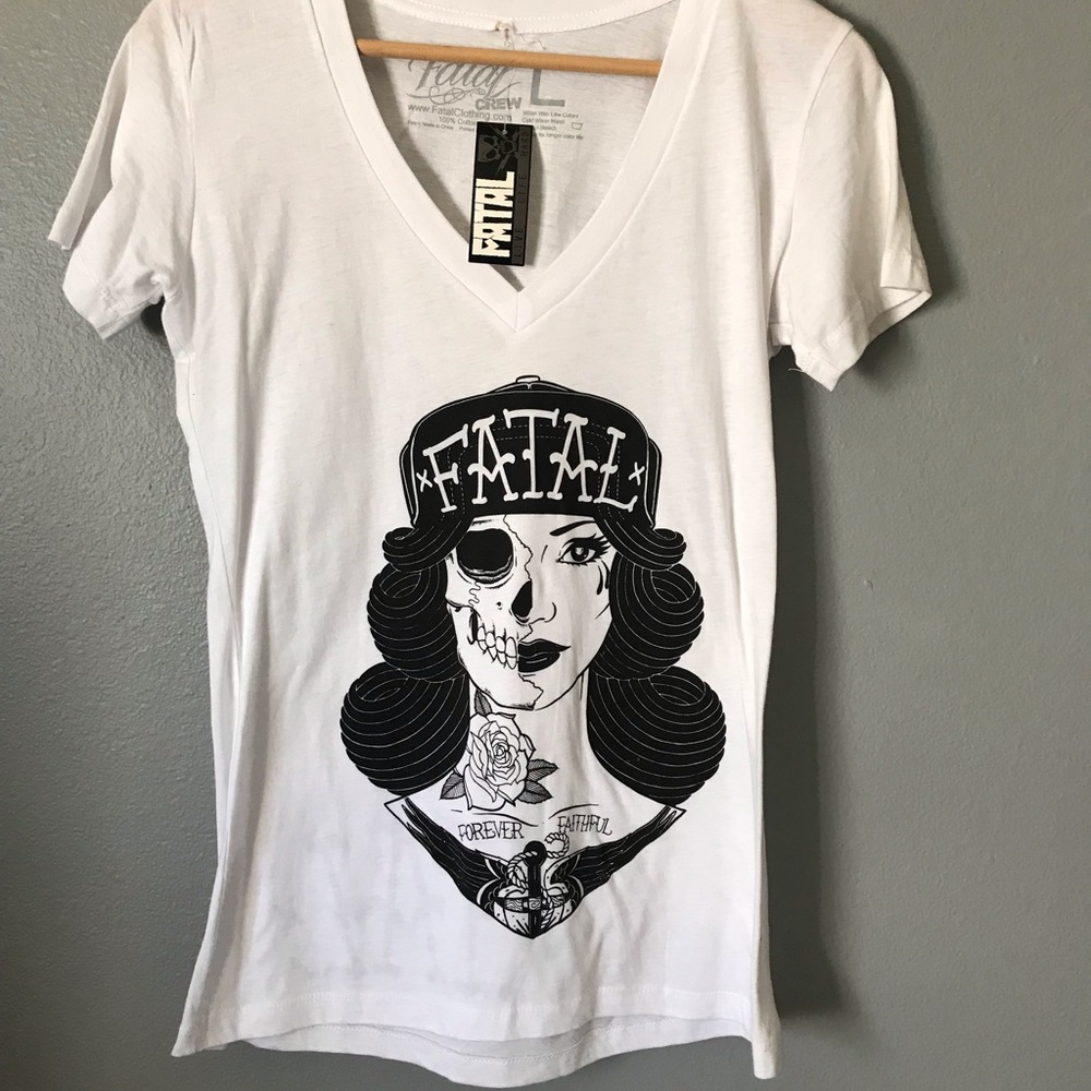 💎Fatal Clothing (women’s fitted shirt)💎